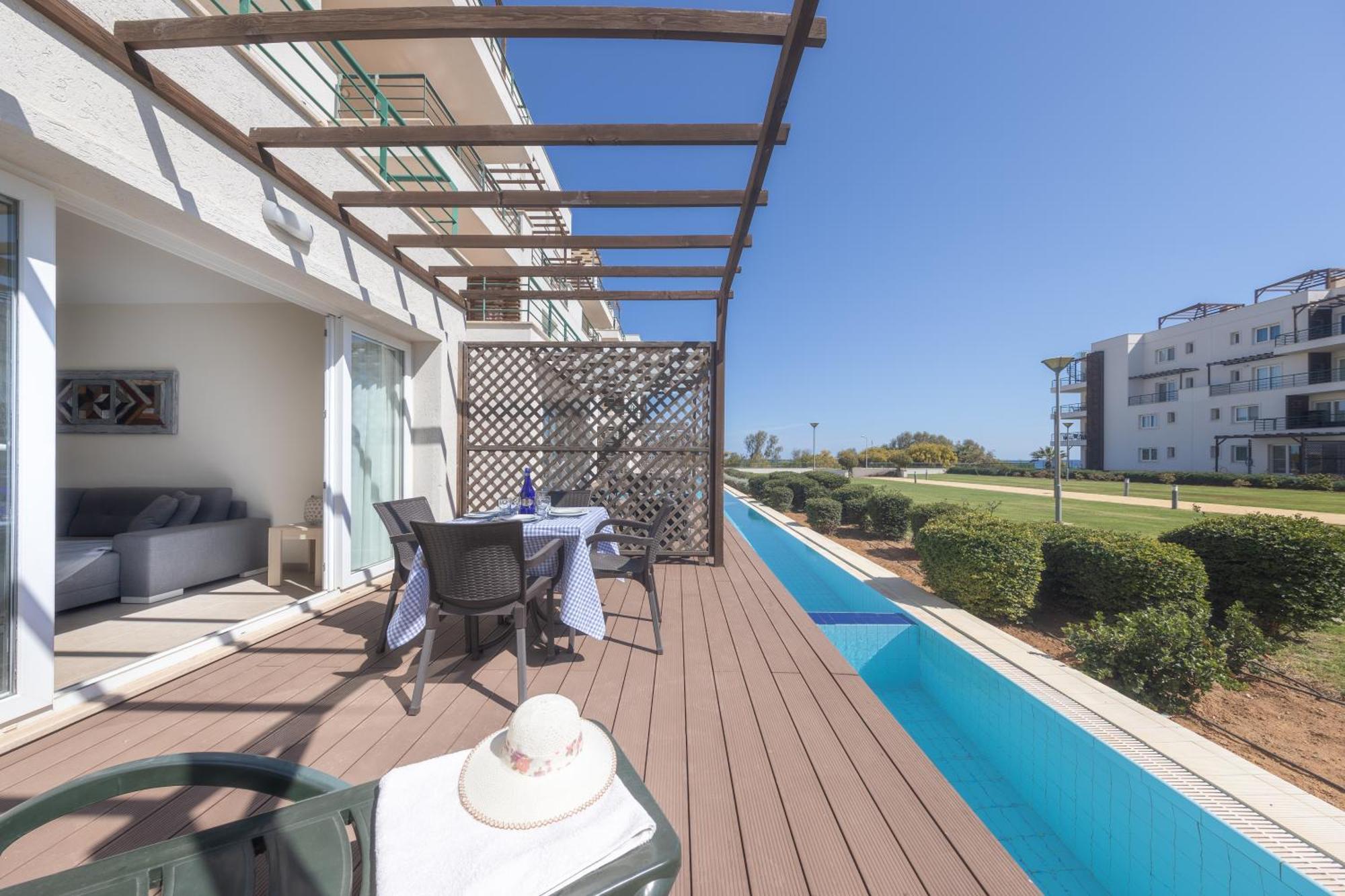 Thalassa Beach Family & Waterpark Resort Vokolidha Dış mekan fotoğraf